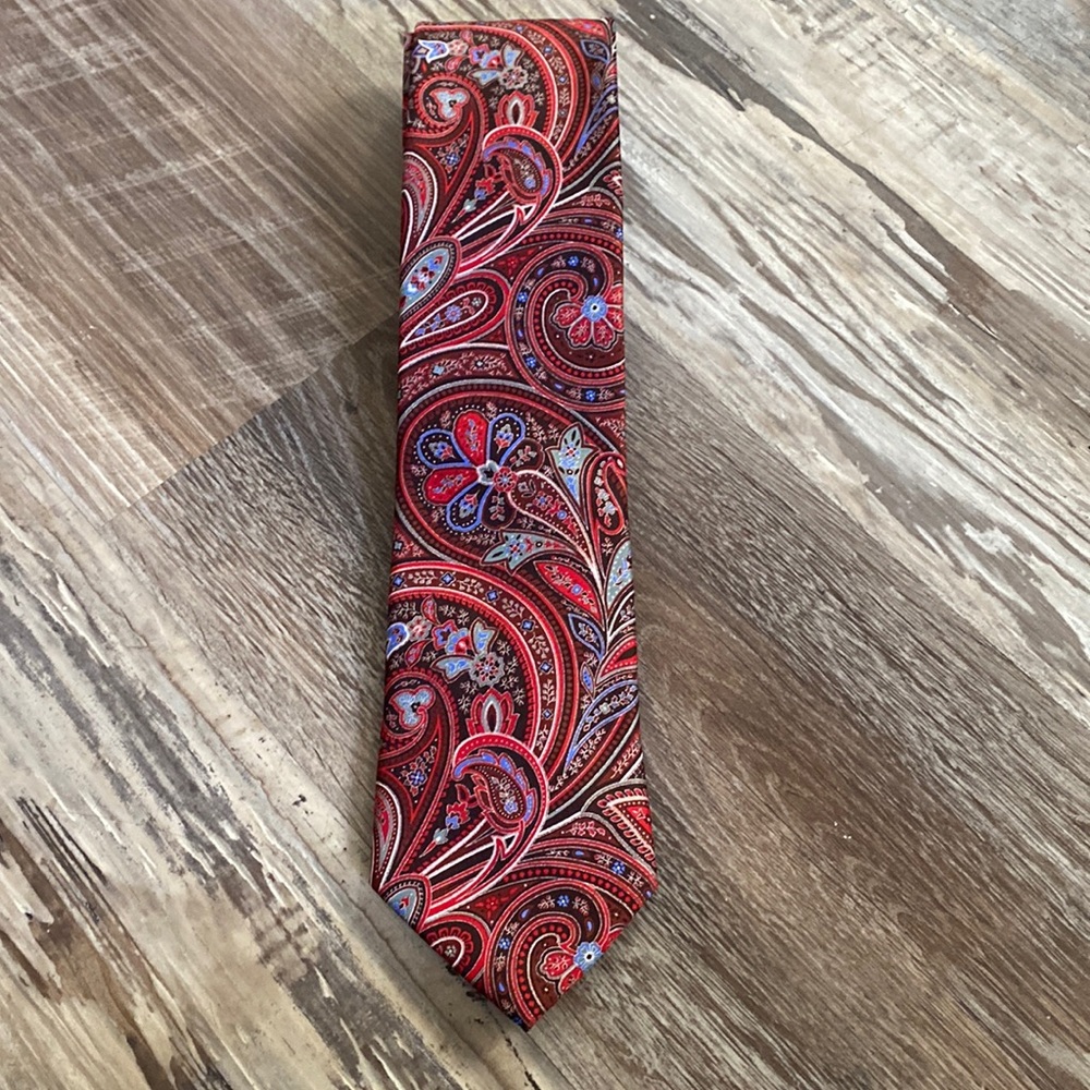 Paisley tie
